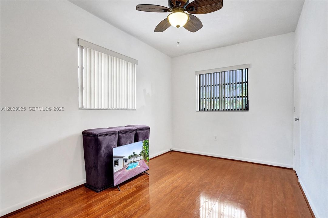 En Venta: $530,000 (3 camas, 2 baños, 1639 Pies cuadrados)