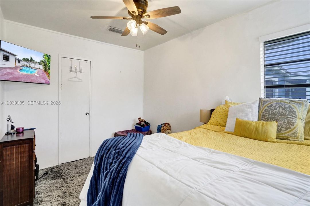 En Venta: $530,000 (3 camas, 2 baños, 1639 Pies cuadrados)