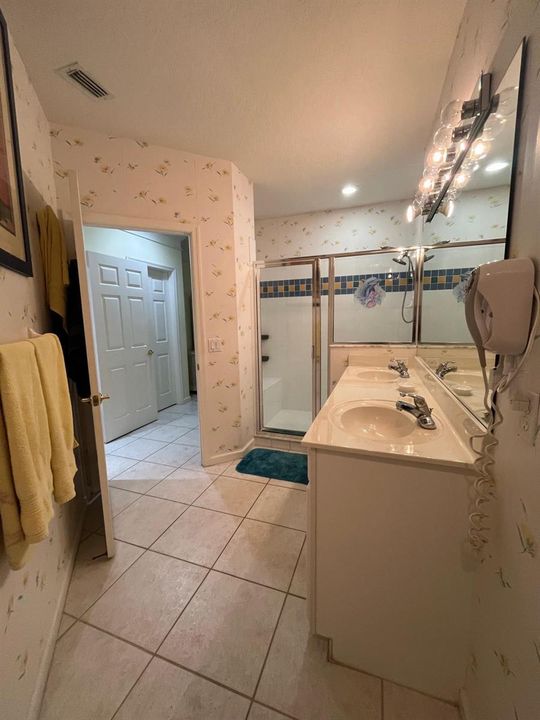 8429 Mulligan Cir side A