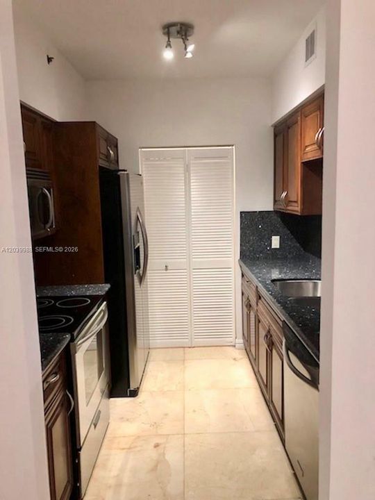 В аренду: $2,195 (1 спален, 1 ванн, 730 Квадратных фут)