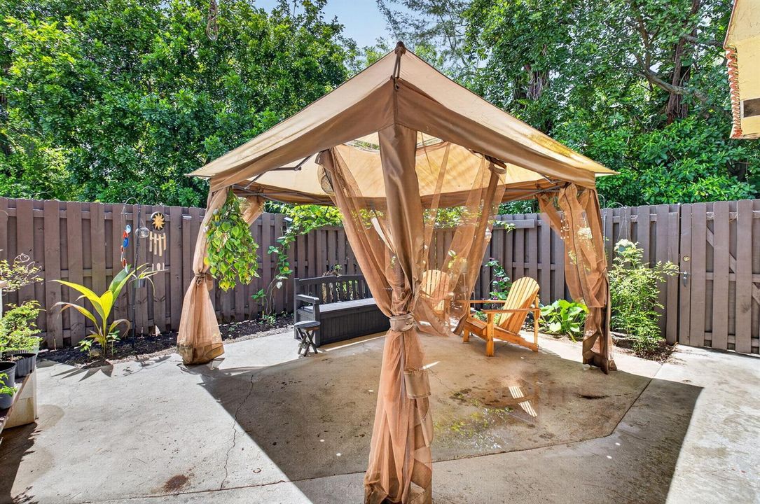 Oversized Courtyard