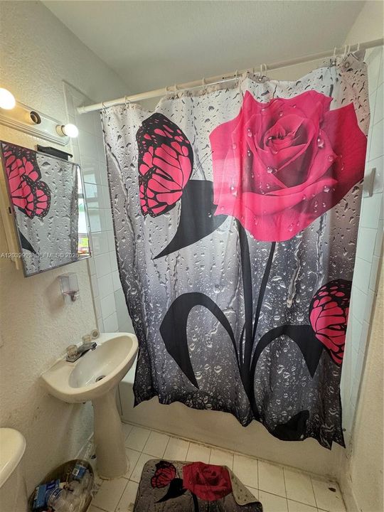 En Renta: $2,800 (4 camas, 3 baños, 1660 Pies cuadrados)
