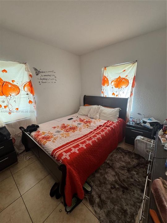 En Renta: $2,800 (4 camas, 3 baños, 1660 Pies cuadrados)