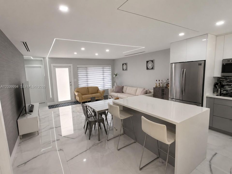 En Venta: $600,000 (4 camas, 3 baños, 1043 Pies cuadrados)