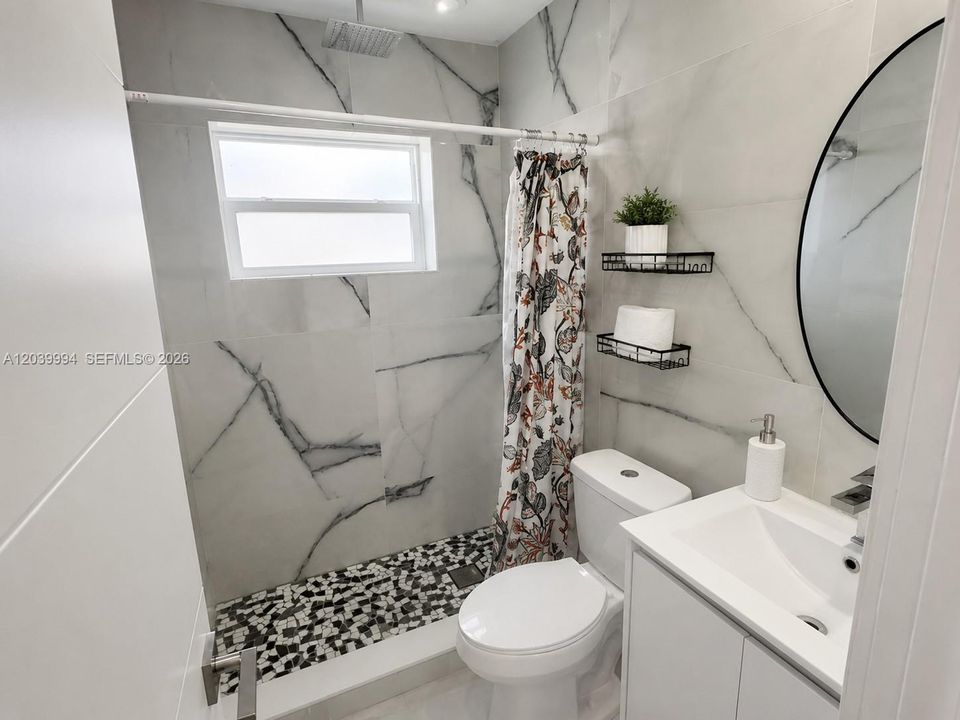 En Venta: $600,000 (4 camas, 3 baños, 1043 Pies cuadrados)