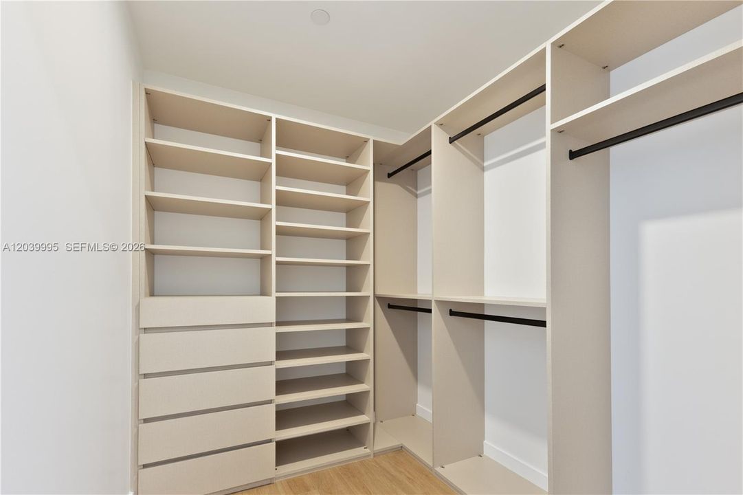For Rent: $23,000 (4 beds, 5 baths, 3189 Square Feet)