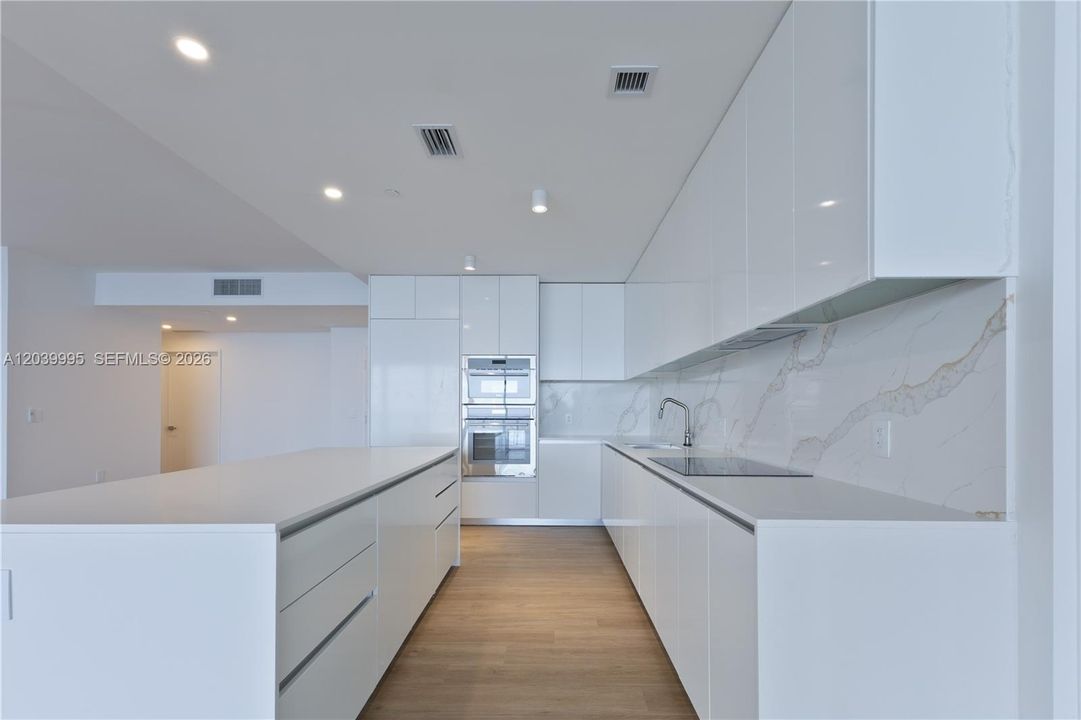 For Rent: $23,000 (4 beds, 5 baths, 3189 Square Feet)