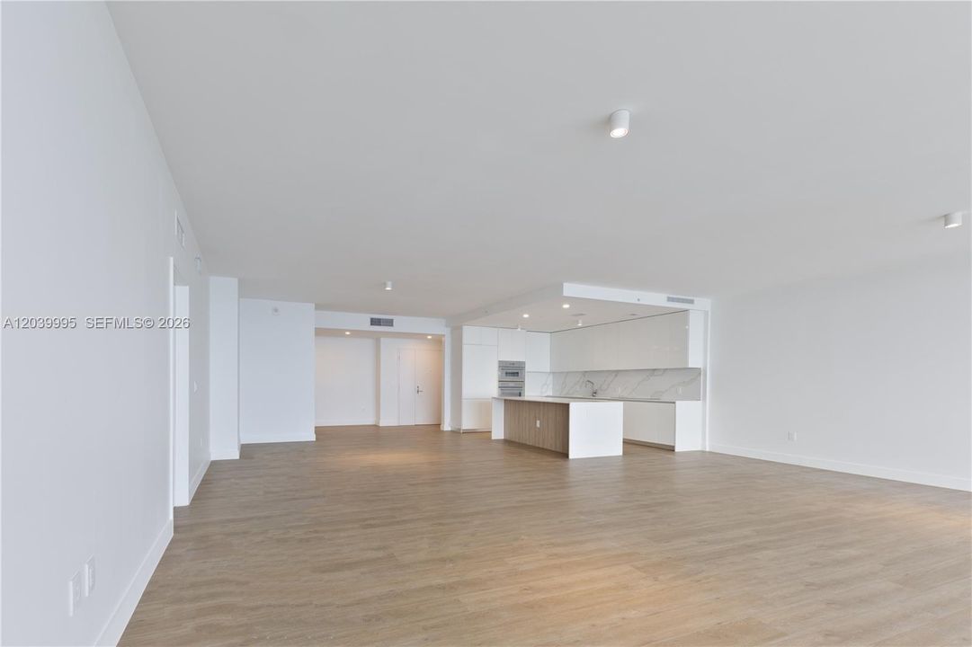 For Rent: $23,000 (4 beds, 5 baths, 3189 Square Feet)