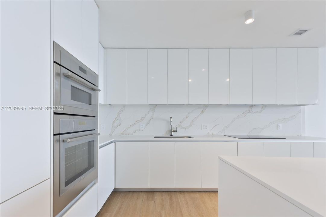 For Rent: $23,000 (4 beds, 5 baths, 3189 Square Feet)