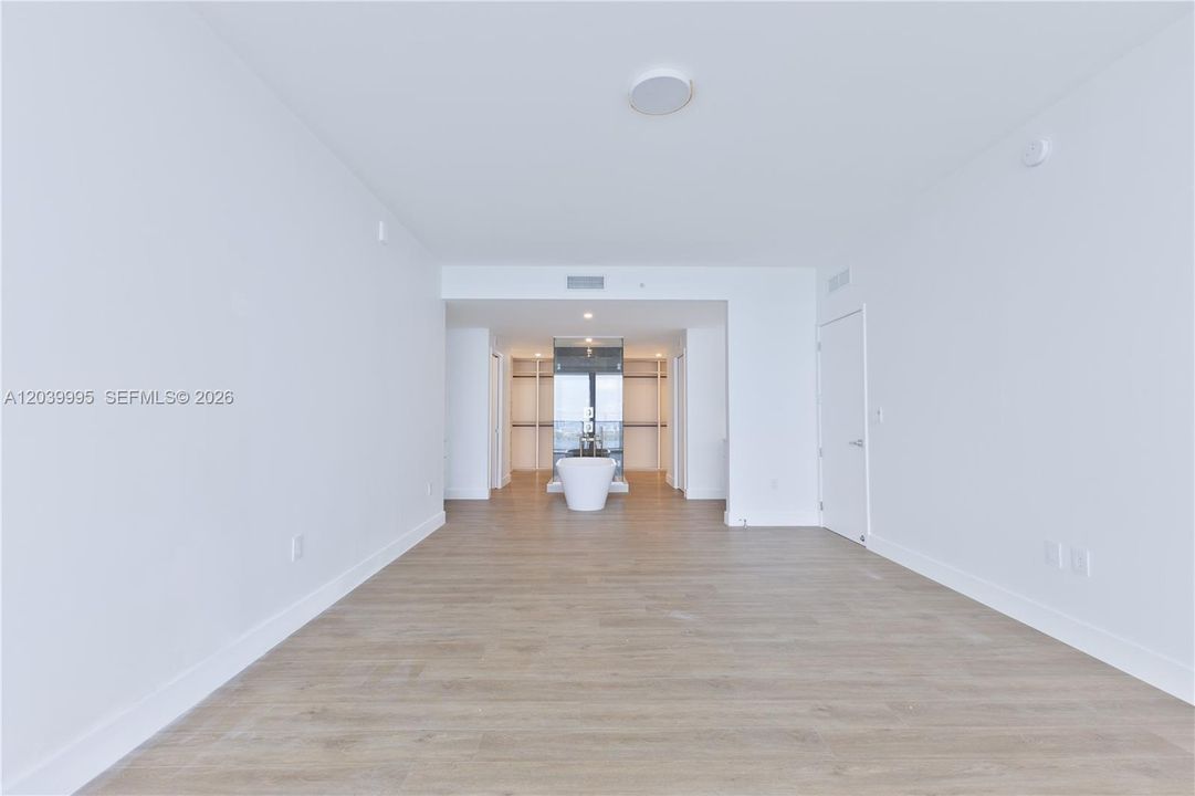For Rent: $23,000 (4 beds, 5 baths, 3189 Square Feet)