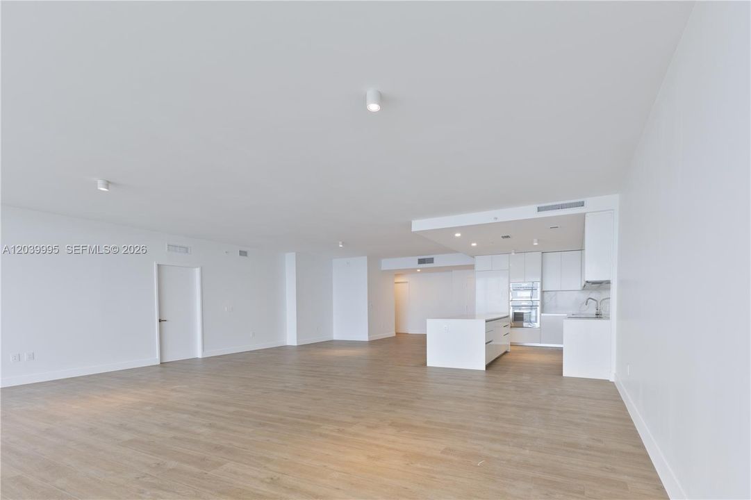 For Rent: $23,000 (4 beds, 5 baths, 3189 Square Feet)