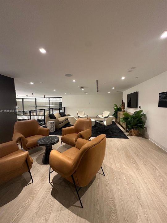 В аренду: $2,950 (1 спален, 1 ванн, 526 Квадратных фут)
