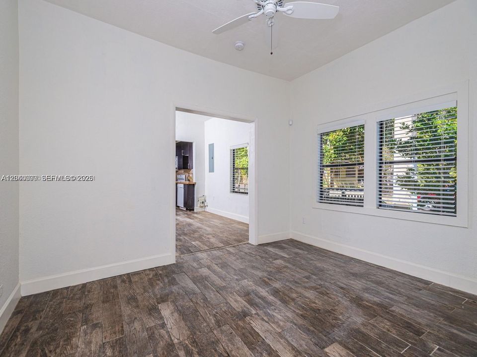 For Rent: $3,600 (3 beds, 3 baths, 1056 Square Feet)