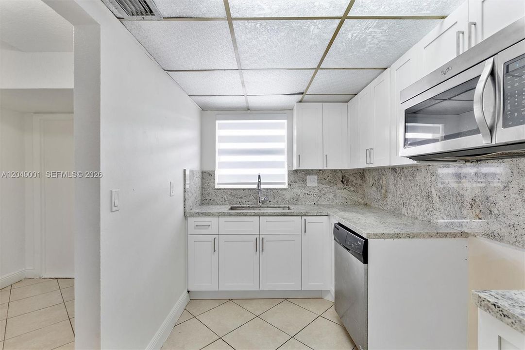 For Rent: $2,150 (1 beds, 1 baths, 1125 Square Feet)