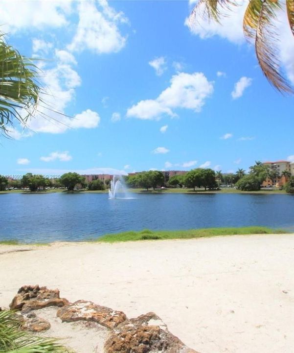 For Rent: $2,150 (1 beds, 1 baths, 1125 Square Feet)
