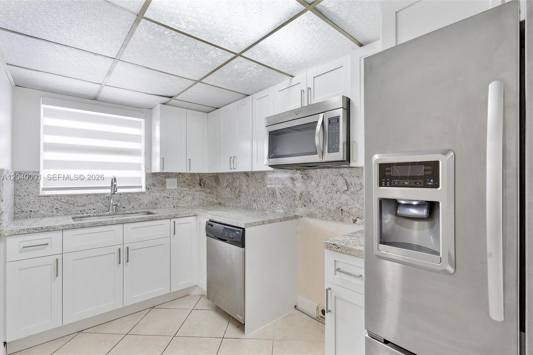 For Rent: $2,150 (1 beds, 1 baths, 1125 Square Feet)