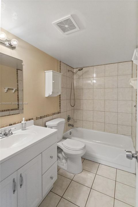 На продажу: $349,000 (2 спален, 2 ванн, 1230 Квадратных фут)