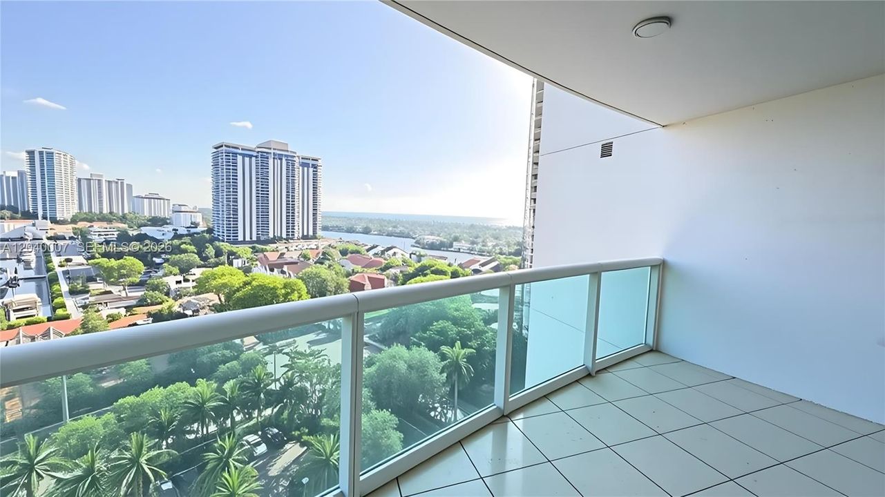 В аренду: $4,800 (2 спален, 3 ванн, 1544 Квадратных фут)