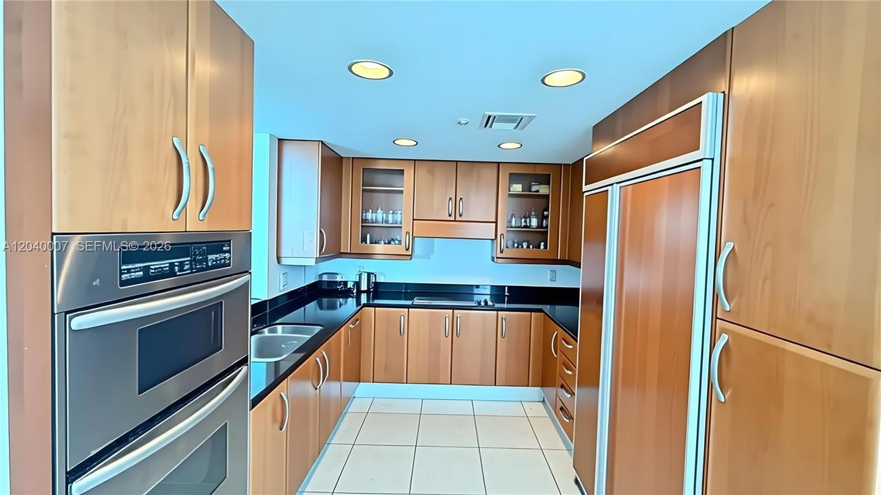 В аренду: $4,800 (2 спален, 3 ванн, 1544 Квадратных фут)