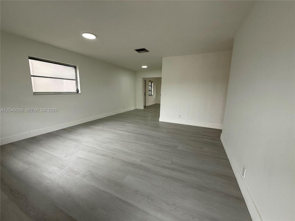 В аренду: $2,700 (2 спален, 1 ванн, 1164 Квадратных фут)