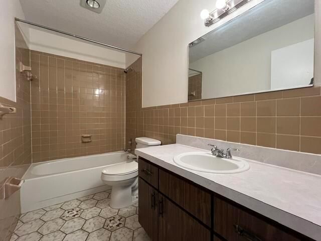 11-2nd Bathroom