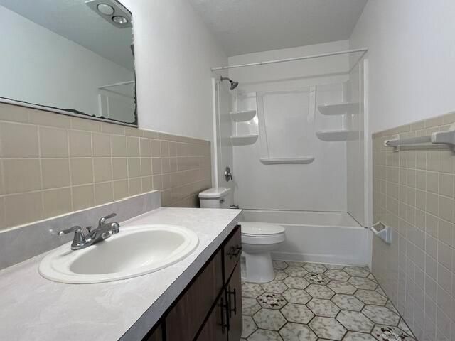 8-Master Bathroom