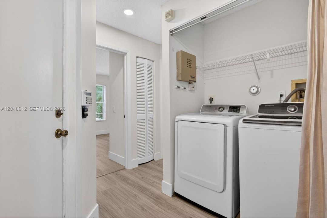 En Venta: $695,000 (3 camas, 2 baños, 1532 Pies cuadrados)