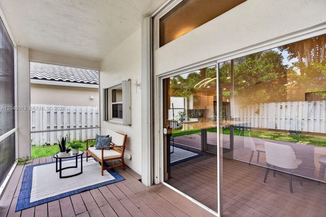 En Venta: $695,000 (3 camas, 2 baños, 1532 Pies cuadrados)
