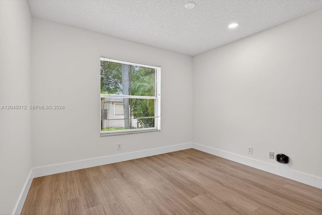 En Venta: $695,000 (3 camas, 2 baños, 1532 Pies cuadrados)