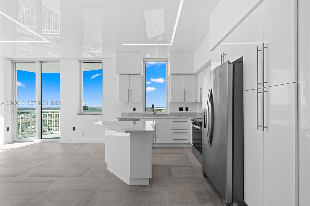 На продажу: $759,000 (3 спален, 3 ванн, 1715 Квадратных фут)