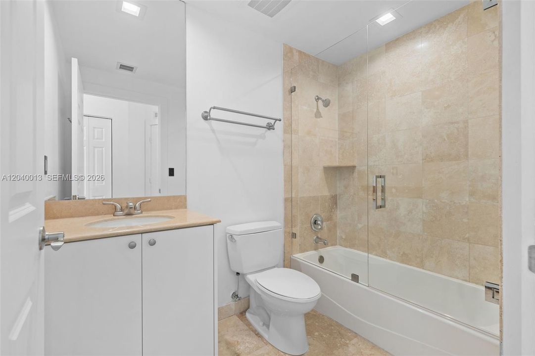 На продажу: $759,000 (3 спален, 3 ванн, 1715 Квадратных фут)