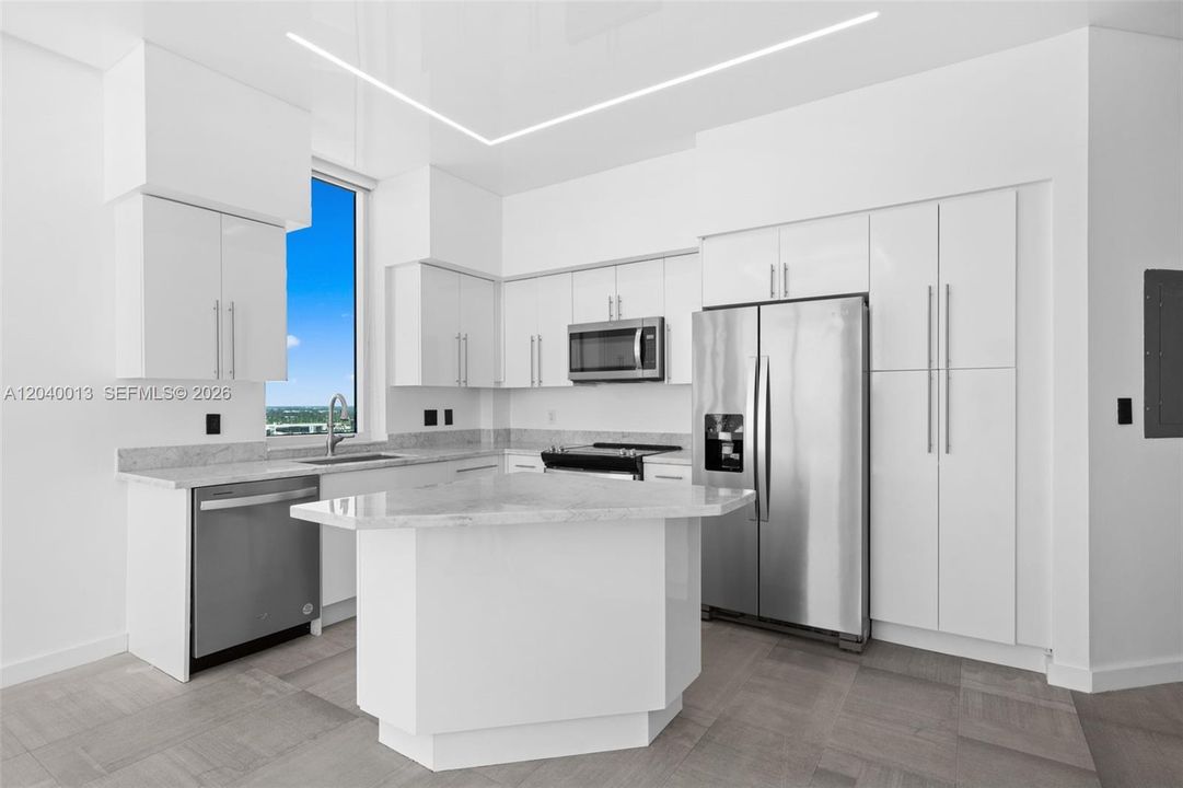 На продажу: $759,000 (3 спален, 3 ванн, 1715 Квадратных фут)