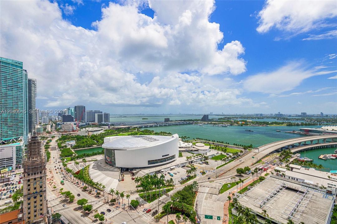 For Rent: $6,900 (3 beds, 3 baths, 2301 Square Feet)