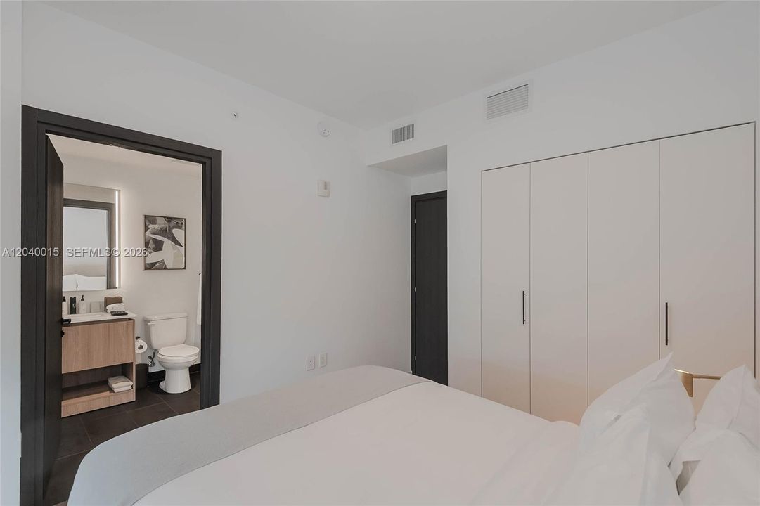 For Rent: $6,900 (3 beds, 3 baths, 2301 Square Feet)