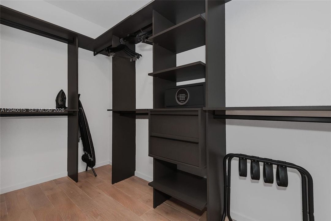 For Rent: $6,900 (3 beds, 3 baths, 2301 Square Feet)