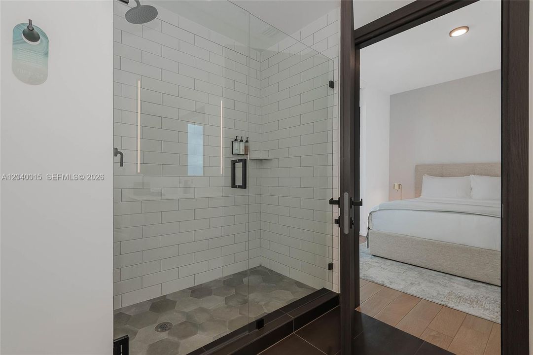 For Rent: $6,900 (3 beds, 3 baths, 2301 Square Feet)