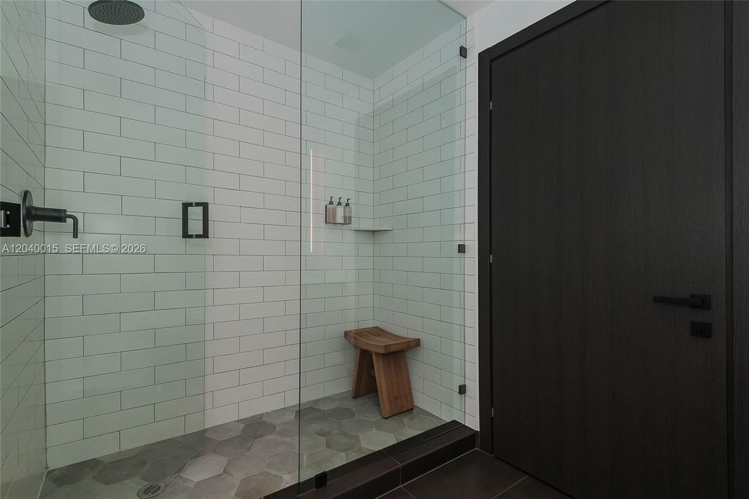 For Rent: $6,900 (3 beds, 3 baths, 2301 Square Feet)