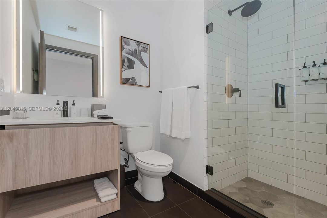 For Rent: $6,900 (3 beds, 3 baths, 2301 Square Feet)