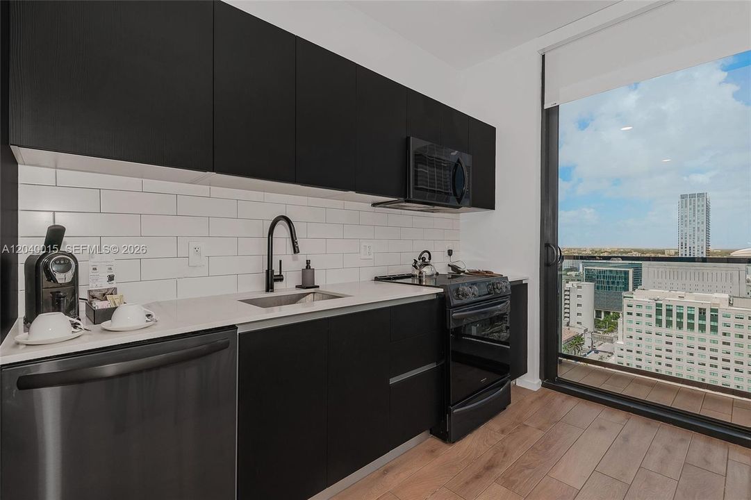 For Rent: $6,900 (3 beds, 3 baths, 2301 Square Feet)