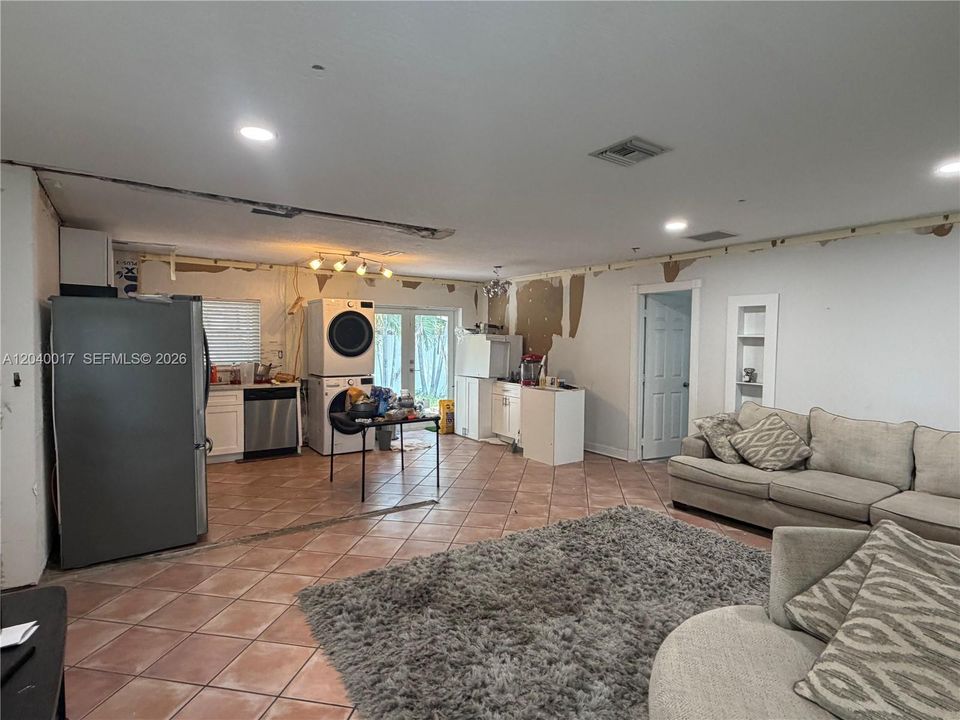 En Venta: $499,000 (3 camas, 2 baños, 1350 Pies cuadrados)