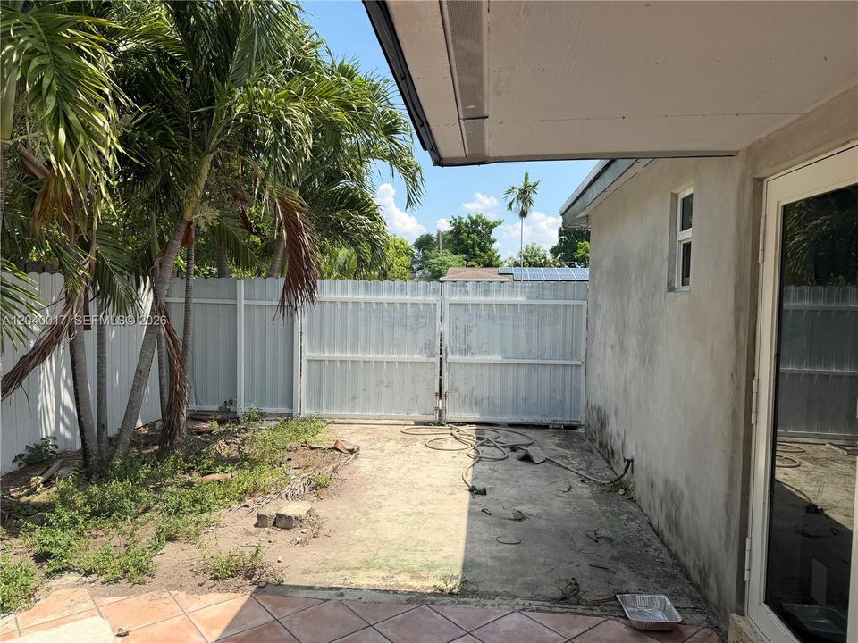 En Venta: $499,000 (3 camas, 2 baños, 1350 Pies cuadrados)