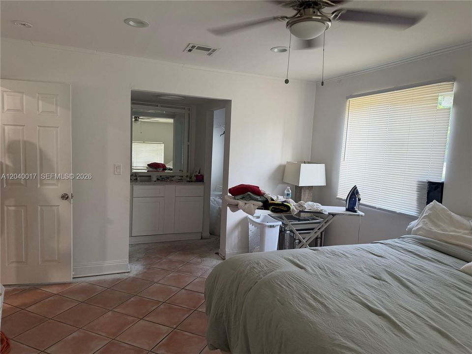 En Venta: $499,000 (3 camas, 2 baños, 1350 Pies cuadrados)