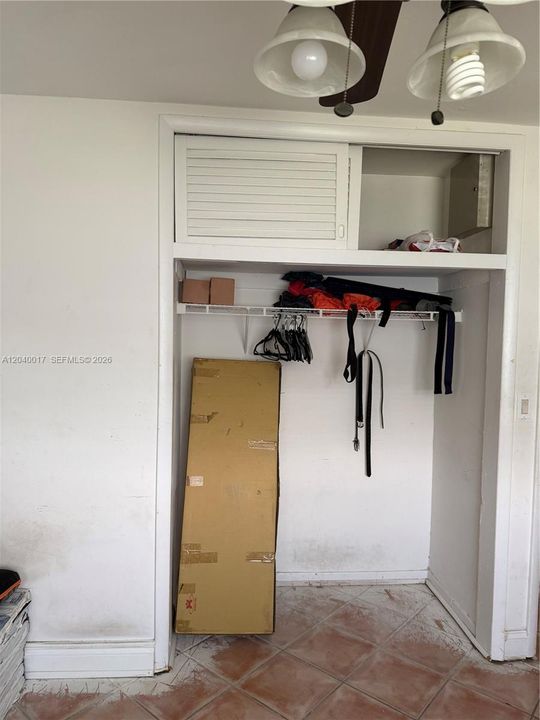 En Venta: $499,000 (3 camas, 2 baños, 1350 Pies cuadrados)