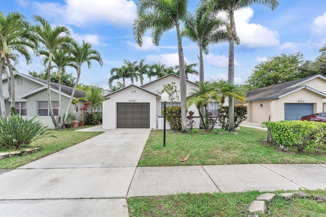 9180 Pine Springs