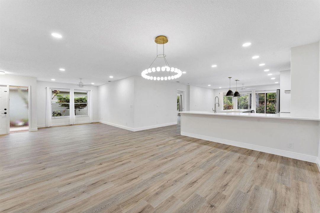 9180 Pine Springs