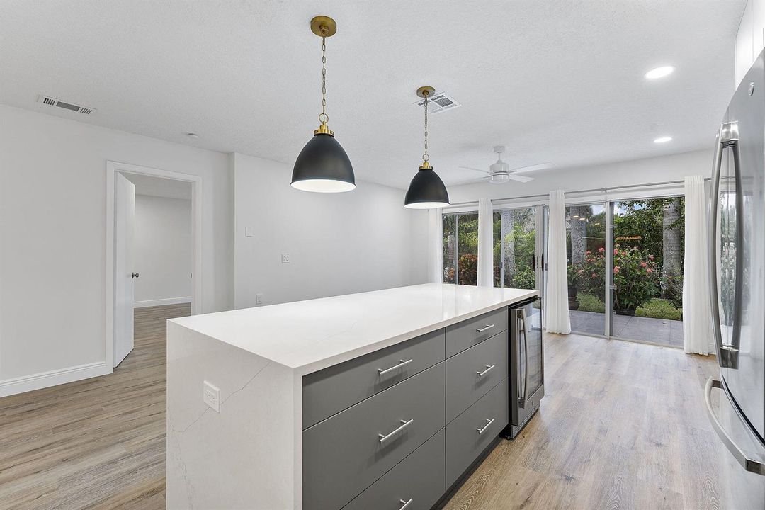 9180 Pine Springs
