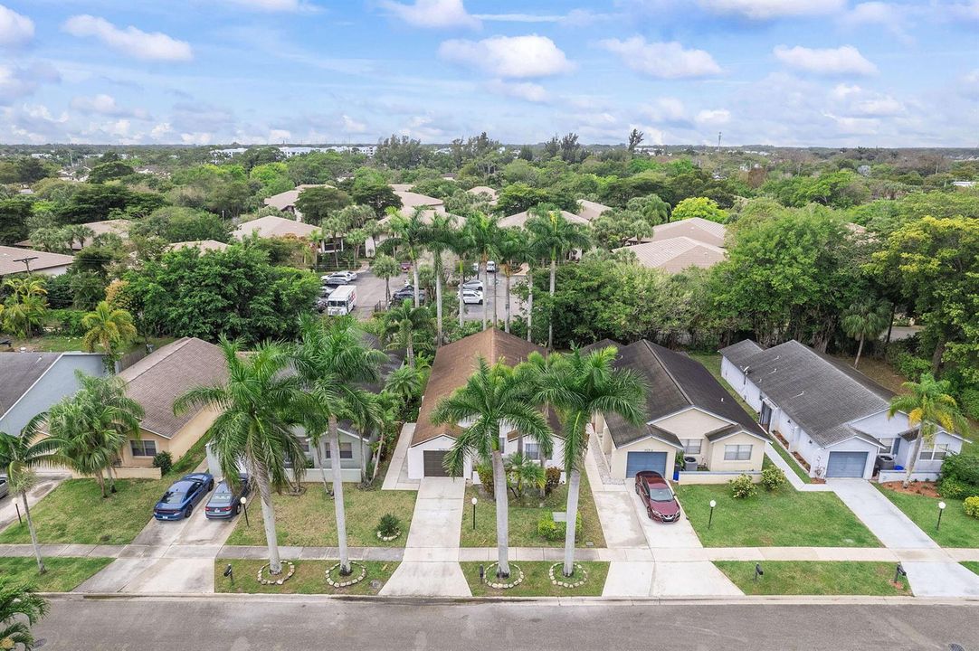 9180 Pine Springs
