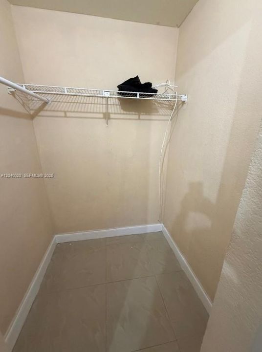 For Rent: $2,550 (3 beds, 2 baths, 1427 Square Feet)