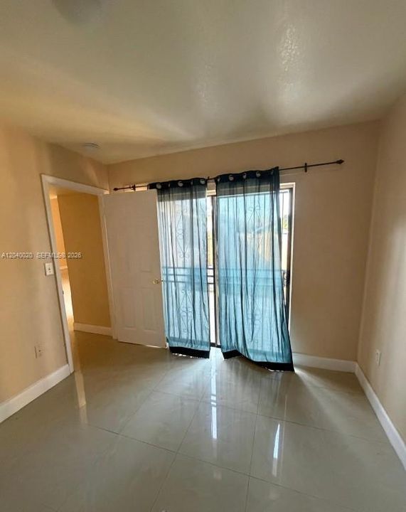 For Rent: $2,550 (3 beds, 2 baths, 1427 Square Feet)