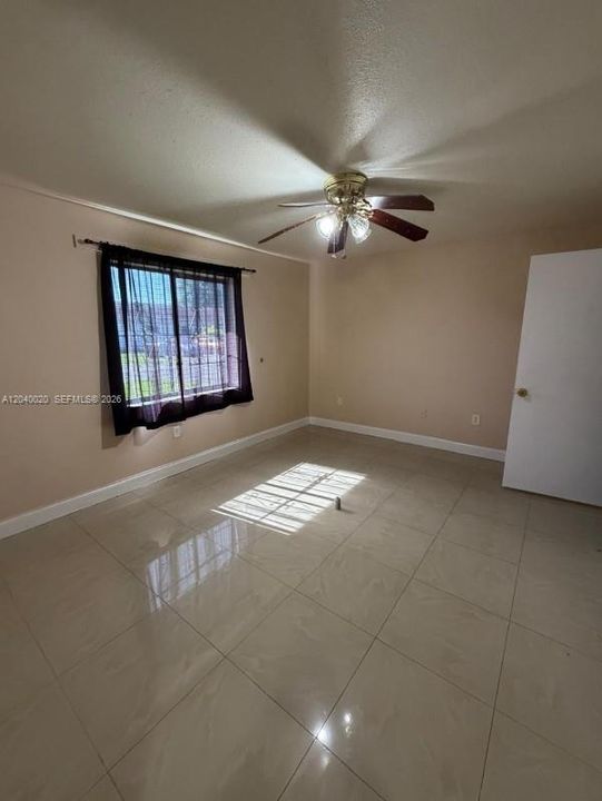 For Rent: $2,550 (3 beds, 2 baths, 1427 Square Feet)